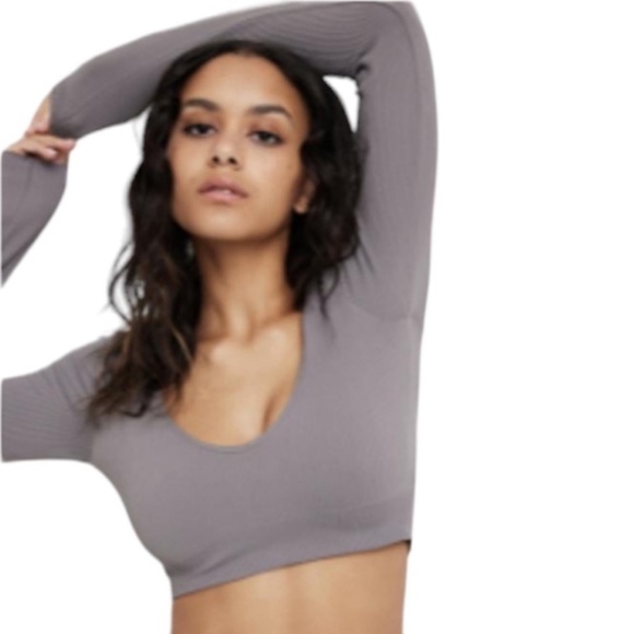 Garage Tops - Garage NWT Stella Long Sleeve Plunge Seamless Top in Smoked Out Size Large NEW